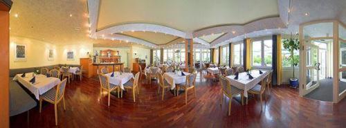 Main Hotel Eckert 3 Margetshoechheim Экстерьер фото